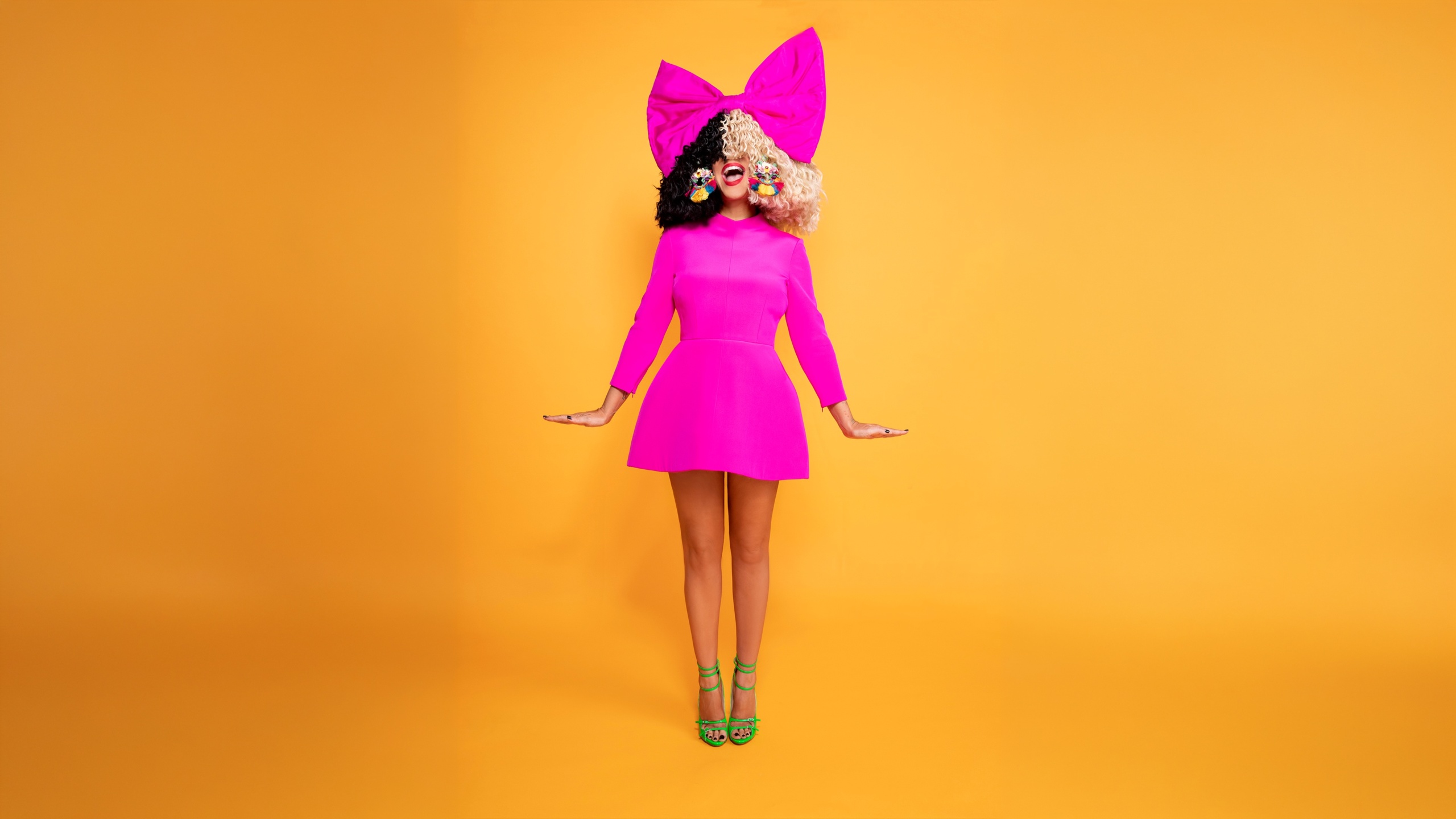 Sia-Press-Photo-3-Wide